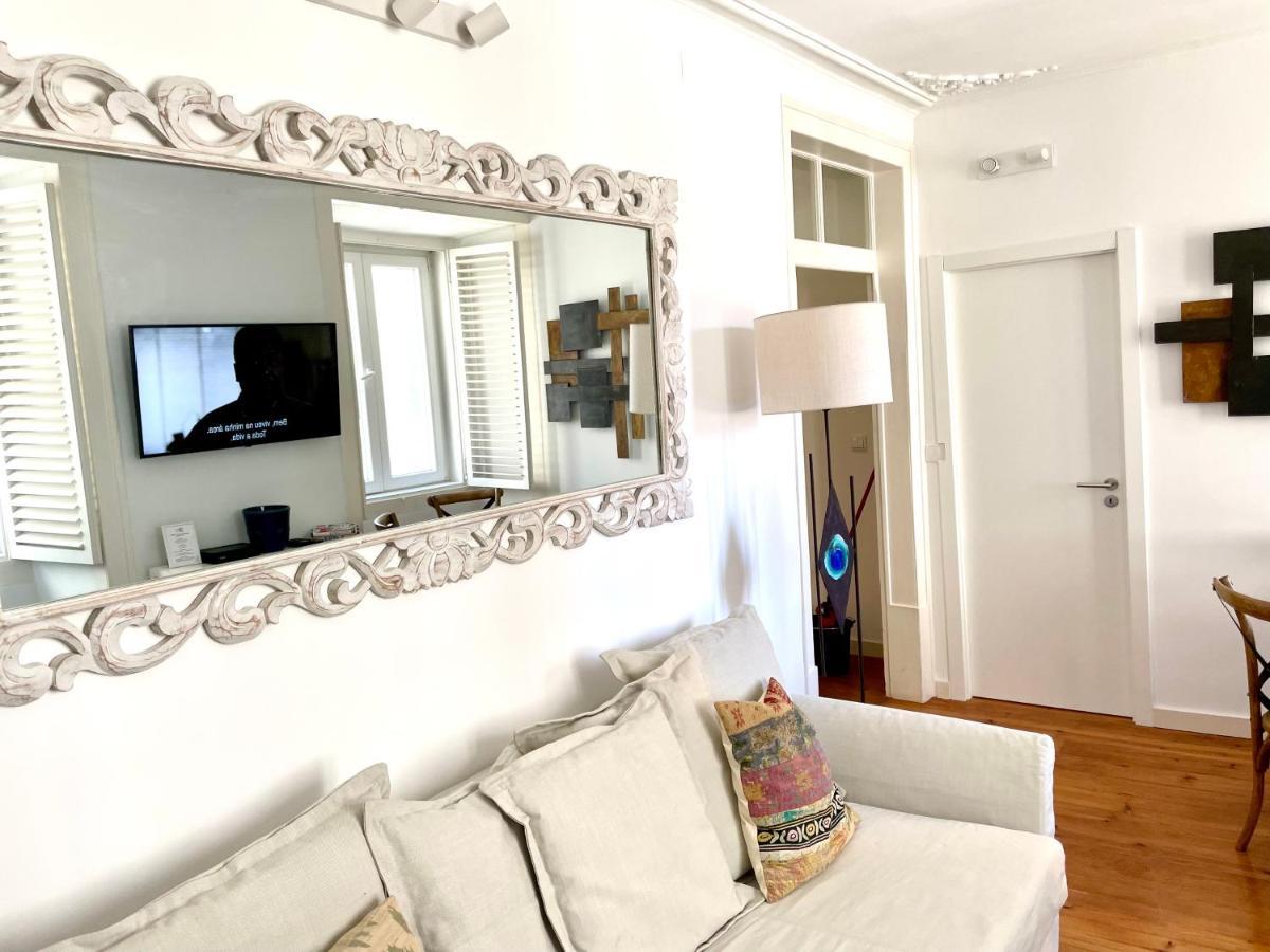 Bright And Spacious Three Bedroom Apt In The Heart Of Лиссабон Экстерьер фото
